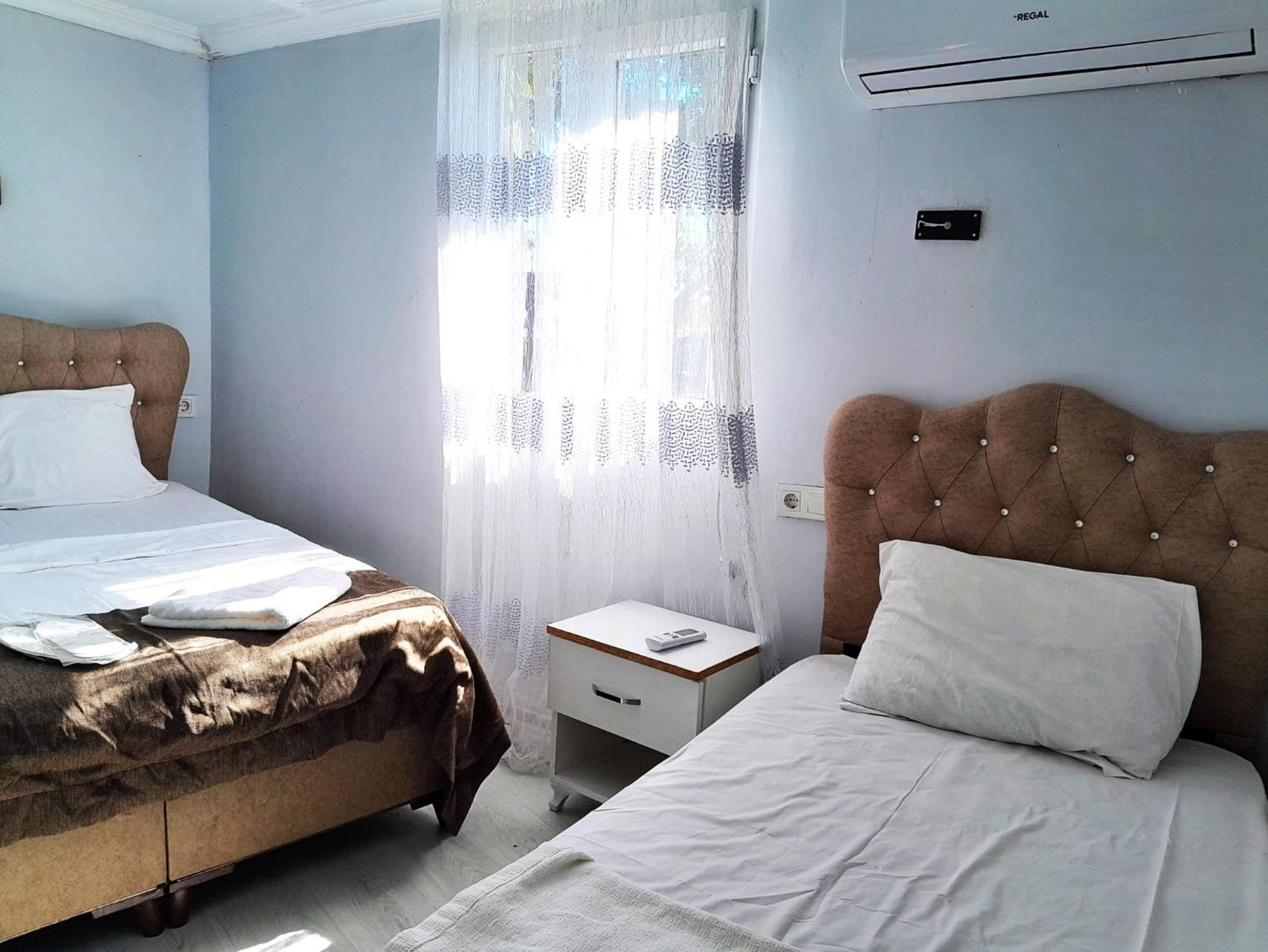 Cannady Hotel *